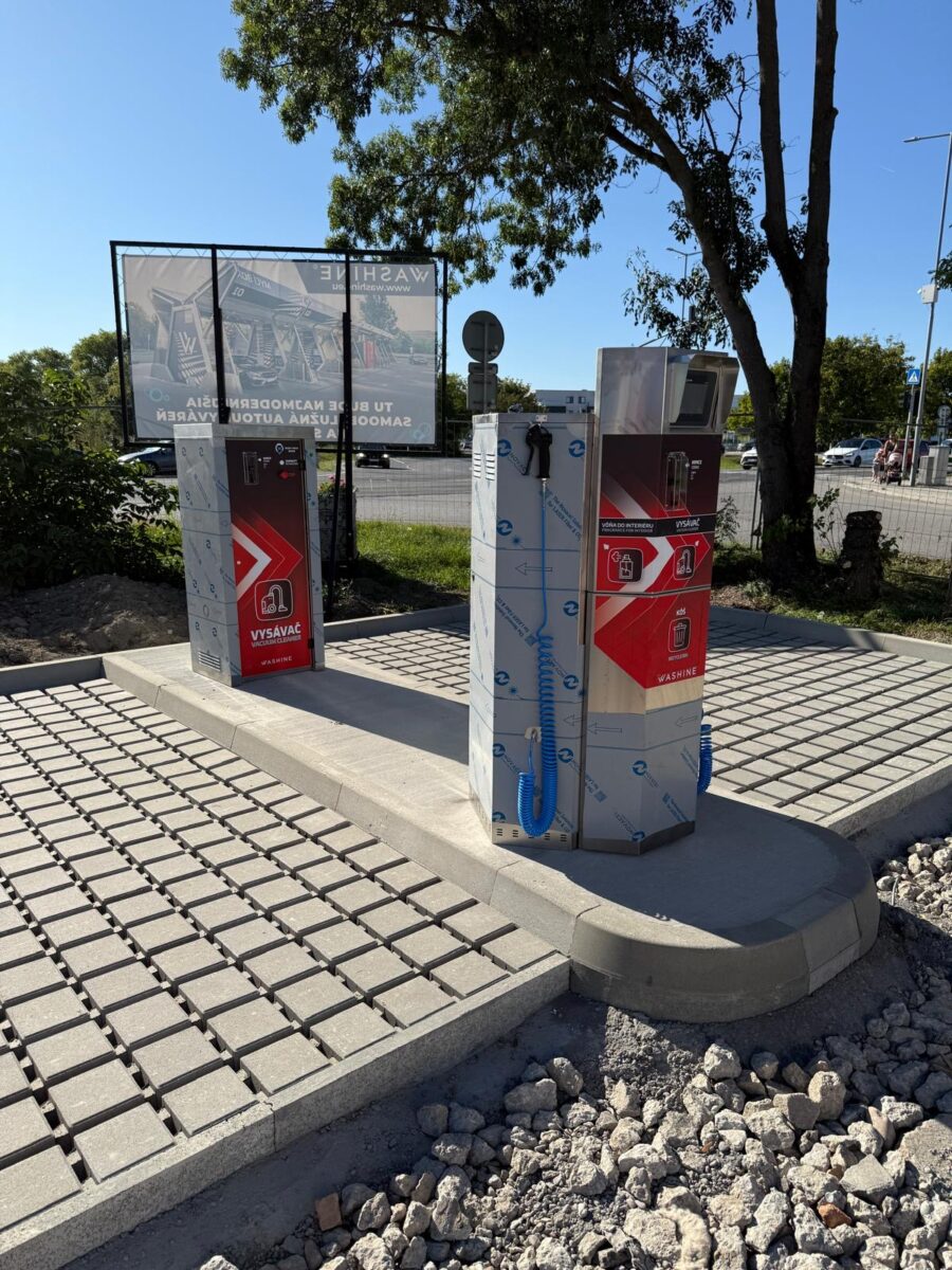 a8f95892-dbdb-4445-8721-79d68a85655c